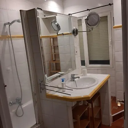 Amplio Y Moderno Apartamento En * Valladolid